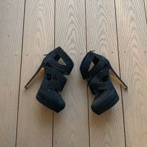 Aldo black heels